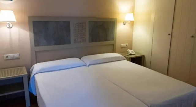 Семейный номер Standard с балконом Hotel Alcoceber