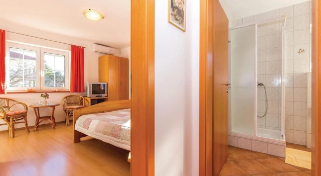 Awesome Home in Selce With Wifi and 1 Bedrooms, Забронировать Отель Отели Приморско-Горанской жупания с парковкой, Парковка