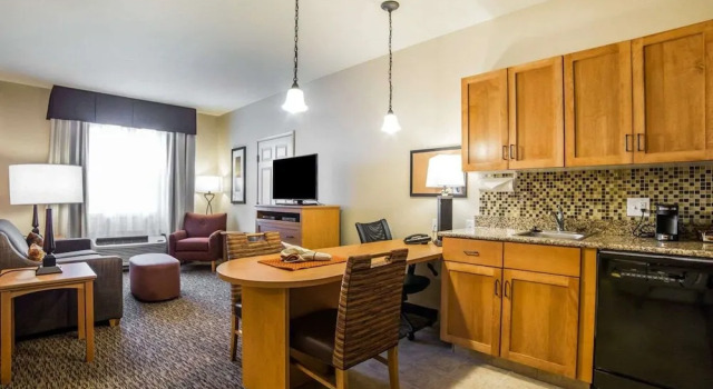 Двухместный люкс MainStay Suites Sidney - Medical Center