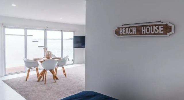 Двухместные апартаменты с балконом и с видом на воду Harbour View Motel and Waterfront Apartments