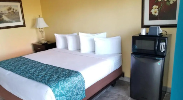 Одноместный номер Standard Shining Light Inn & Suites
