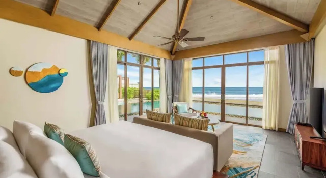 Luxe 5BR Villa: Beachfront Breakfast Pool, Prenota Villa Hotel a Da Nang con parcheggio, Parcheggio