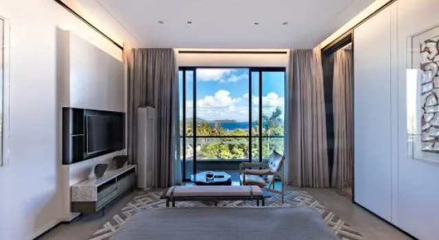 Люкс с балконом и с видом на море Sanya Haishi Pool Design Homestay (West Island Tourist Scenic Area)
