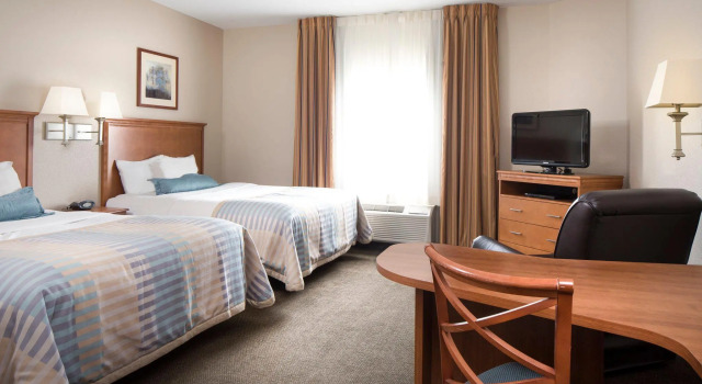 Четырёхместный люкс Candlewood Suites La Crosse by IHG