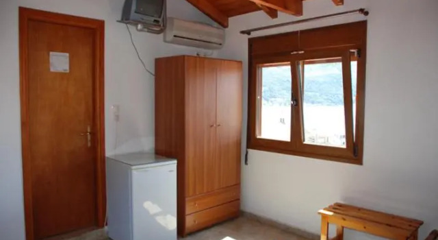 Hotel Bonis, Забронировать Отель Самос Northern Aegean Islands, рядом с Археологический музей Вати на Самосе