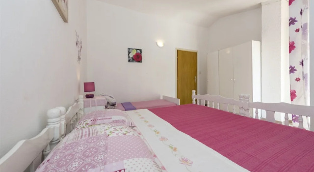 Apartments and Rooms Dragica, Забронировать Апартаменты/квартира Апартаменты Стариград-Пакленица, рядом с Национальный парк Пакленица, Апартаменты/квартира