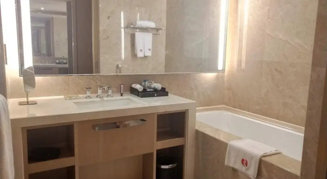 Двухместный номер Business Ramada Plaza Qiandeng Kunshan