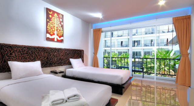 Номер Deluxe с балконом и с видом на бассейн BS RESIDENCE Suvarnabhumi