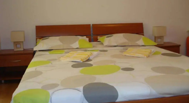 Rooms Marija, Prenota Hotel Splitska 