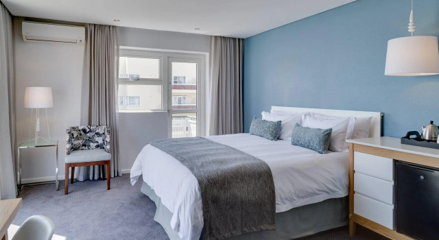 Двухместный номер Standard с балконом и с частичным видом на море Protea Hotel by Marriott Cape Town Sea Point