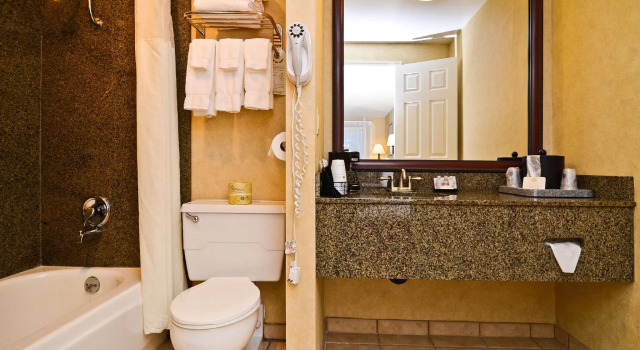 Номер Standard Best Western Pier Point Inn