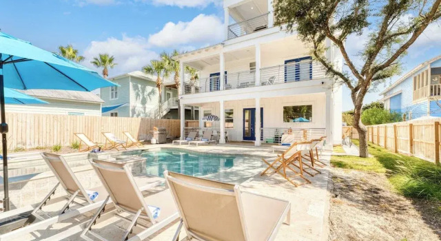 Sunfish Elegance by Avantstay Beach Access at an Indoor/outdoor Paradise, Varaa Lomakoti Destin Emerald Coast