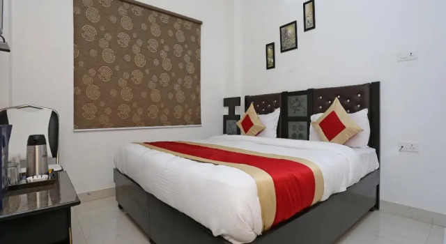 SS Hotel By OYO Rooms
