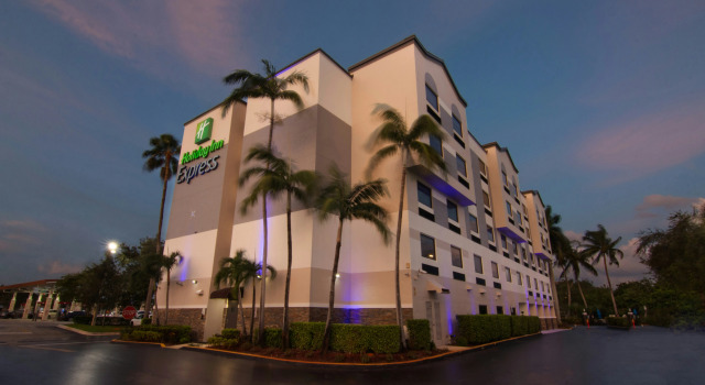 Holiday Inn Express & Suites Ft. Lauderdale Airport West by IHG