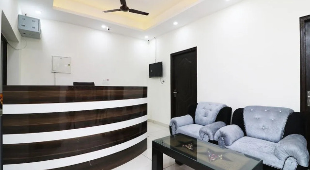 OYO 22605 Hotel Redstone, Varaa Hotelli Faridabad Haryana