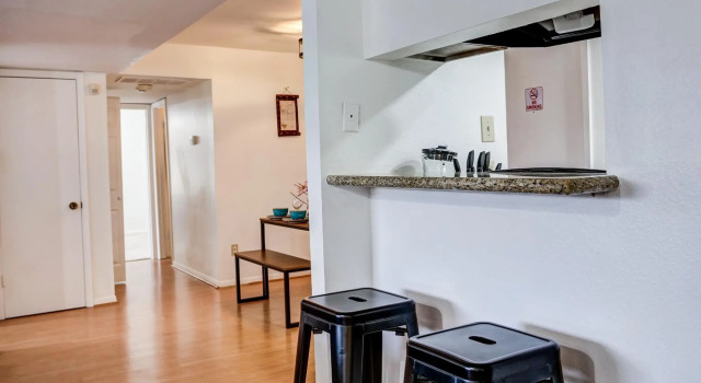 LovelyMedcenter area 3 BR, 2BA  condo w/grill, Забронировать Отель Хьюстон Texas Gulf Coast, рядом с Парк NRG