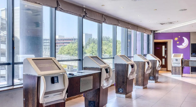 Premier Inn London Gatwick Airport, Забронировать Отель Отели Исторического графства Суссекса с завтраком, Завтраки