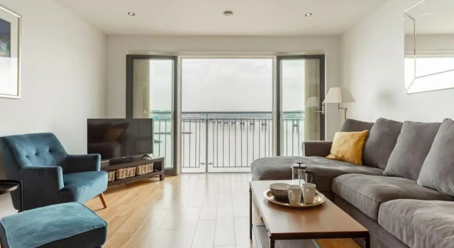 Lux Waterfront 2 bed Apt, V&A 10min walk, St Andrew's Golf 25min drive, Забронировать Отель Отели Ангус с парковкой, Парковка