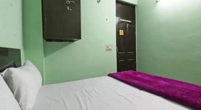 Aadharshila Guest House by OYO Rooms