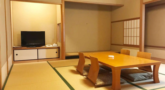 Кровать в общем номере Hotel Seagull Tenpozan Osaka