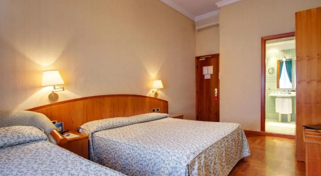 Трёхместный номер Standard Hotel Corot