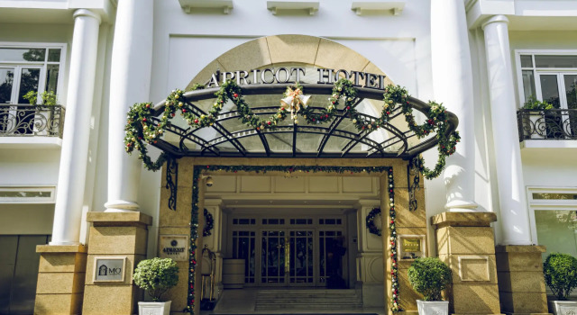 Apricot Hotel