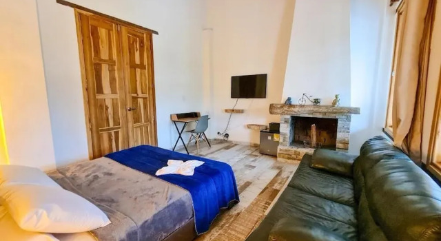 Двухместный номер Luxury с видом на озеро La Mercedes Cattaleya Hostal By MH