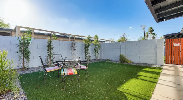~ 4 Mi to Old Town Scottsdale: Tempe Duplex, Забронировать Дом для отпуска Пруд в Темпе 
