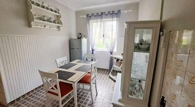 Red House Apartment, Забронировать Апартаменты/квартира Доброта 