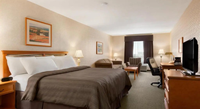 Номер Superior Days Inn by Wyndham Saskatoon