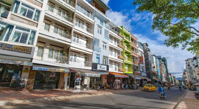Oyo 569 Z Hotel, Забронировать Отель Далат Ламдонг, рядом с Linh Son Pagoda