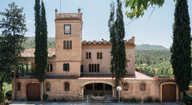 Mansion in Castellnou Near Pedraforca Mountains, Prenota Hotel Castellnou de Bages Catalogna