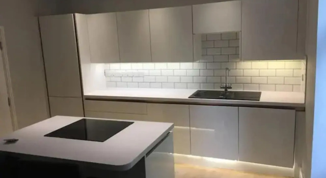 5 Bedroom House Near Clifton, Забронировать Отель Клифтон Бристоль, рядом с Christ Church Clifton