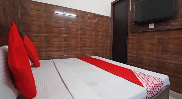 OYO 49587 Hotel Sai
