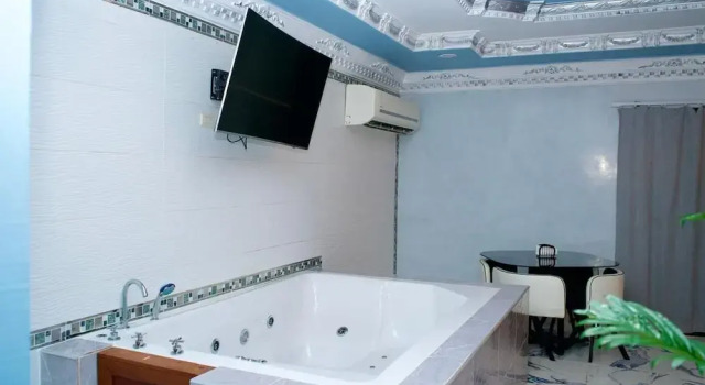 Номер Luxury Hotel pool city