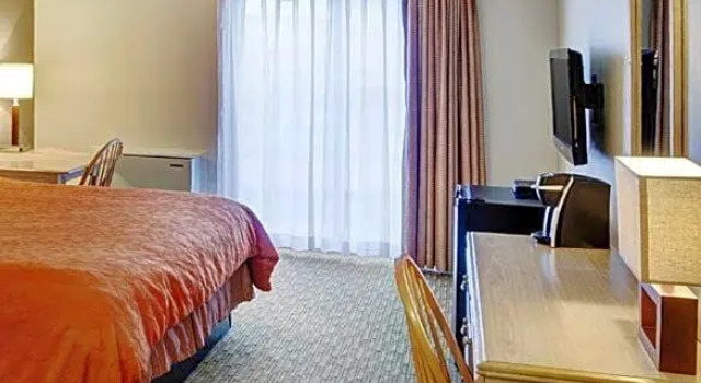 Двухместный люкс Thompsons Best Value Inn & Suites