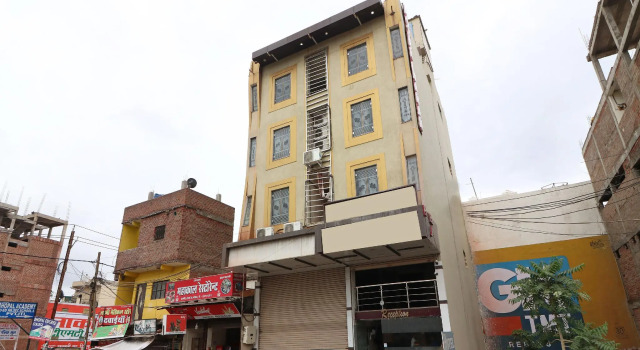 OYO 8219 Hotel Manan