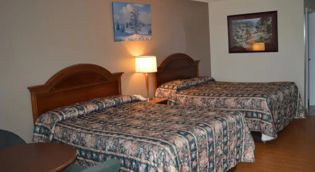Kenora Motel, Prenota Motel Hotel a Ontario con parcheggio, Parcheggio