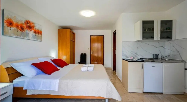 Calm and Stylish Rooms With Balcony
