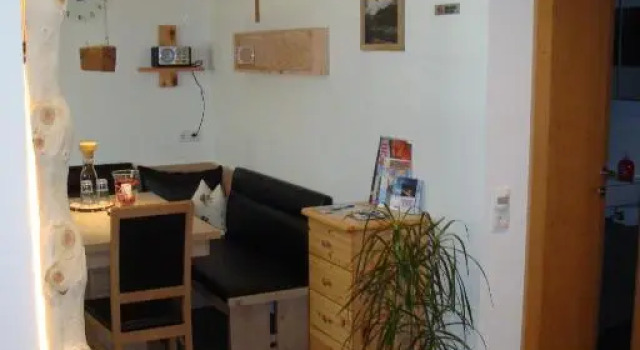 Haus Carmen, Familienfreundliche 4 Edelweiss Ferienwohnung mit TOP Einrichtung, Book Hotel Hotels in Vorarlberg with Parking, Parking
