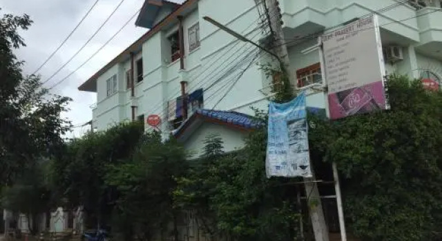 Lertparsert House, Varaa Hotelli Hotellit North-Eastern Thailand pysäköinnillä, Pysäköinti