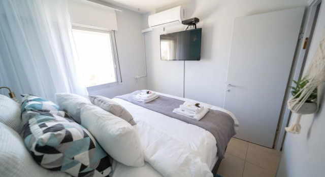 Stylish 2Bdr Apartment And Balcony