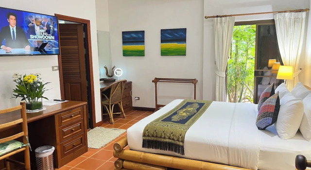 Luxury Four Bed Villa Jasmine, Infinity Pool, Full Staff , Chef and Breakfasts