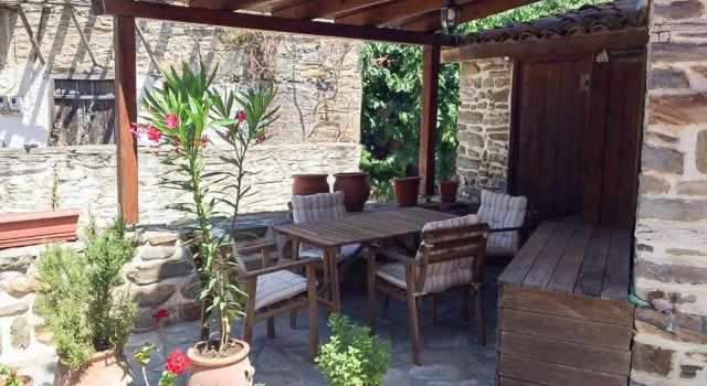 Traditional house, Book Apartment Nikiti 