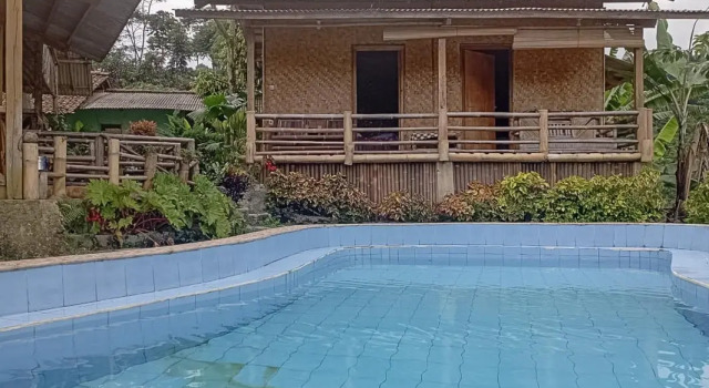 De Salak Homestay Gunung Salak RedPartner, Book Hotel Hoteller i Gunungpicung med pool, Swimmingpool