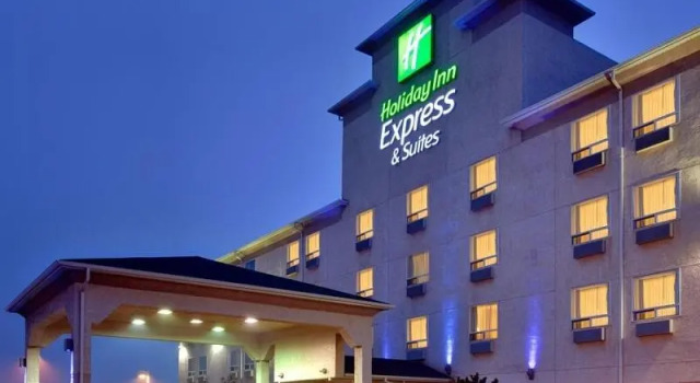 Номер Superior Holiday Inn Hotel & Suites Edmonton Airport Conference Centre by IHG
