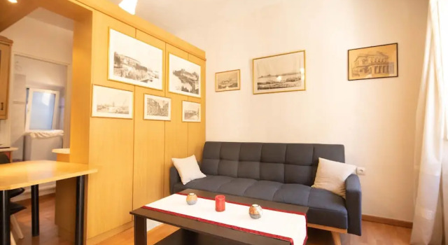 Andrew's Old Town Apartment  by CorfuEscapes