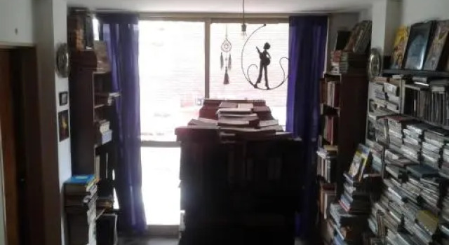 Habitacion En Libreria - 10 Min Del Centro!