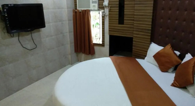 OYO 73415 Hotel Karishma, Забронировать Отель Отели штата Махараштры 3 звезды, 3*