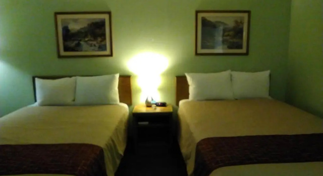 Четырёхместный номер Standard Mountain View Motel